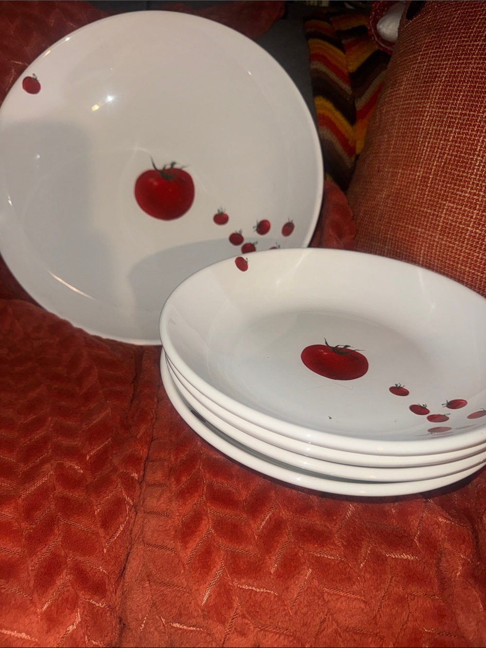 Over and Back Italy "Tomato Garden" Ceramic Serving Bowls – 5-Piece Set - Picture 6 of 9